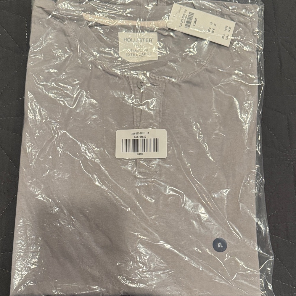 Hollister Gray Short Sleeve Tee